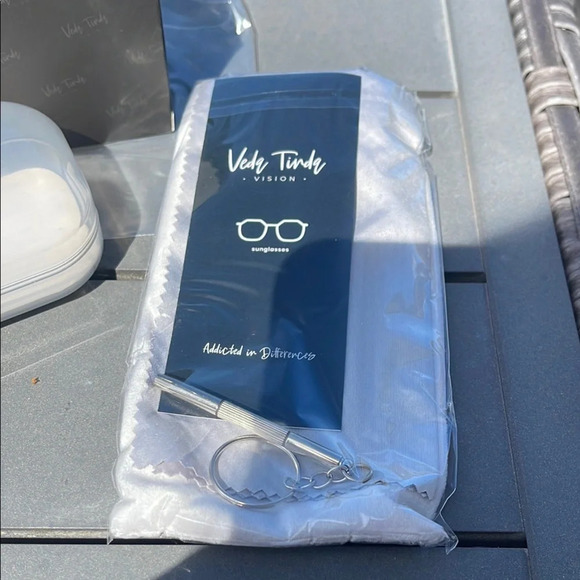 Tortoise Cat-Eye Sunglasses with UV Protection NWB - Picture 3 of 5